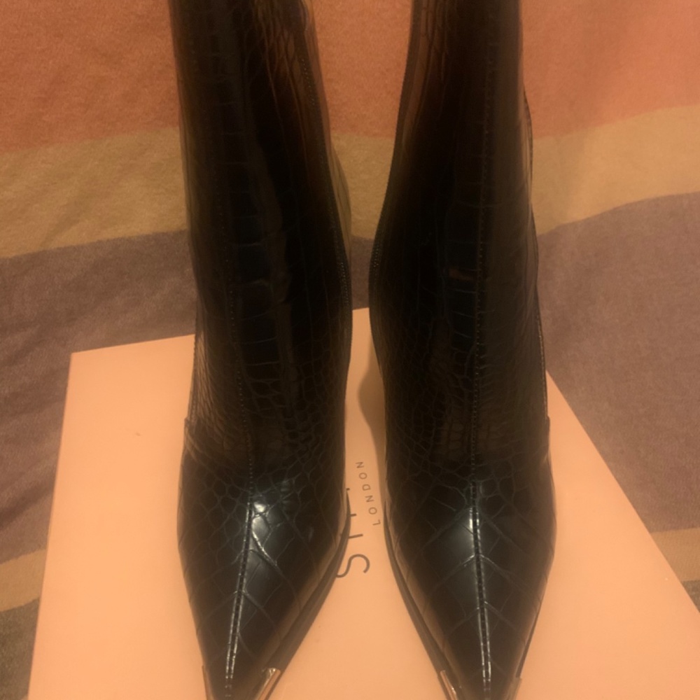 Booties - Picture 5 of 6
